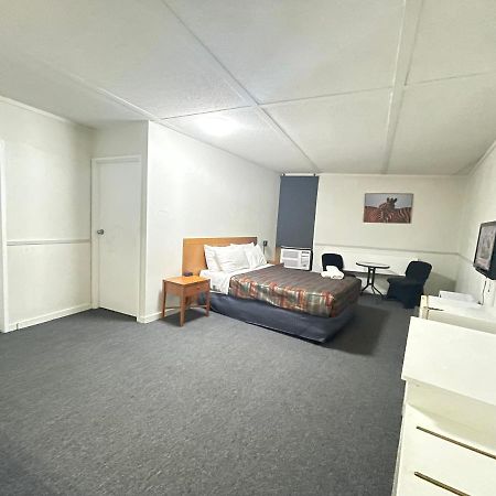 Parkside Inn Motel Мельбурн Экстерьер фото