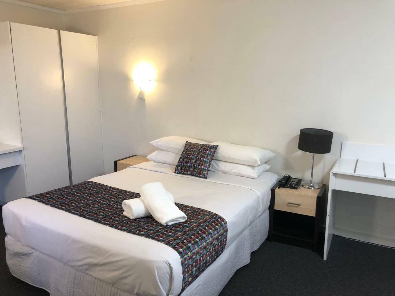 Parkside Inn Motel Мельбурн Экстерьер фото
